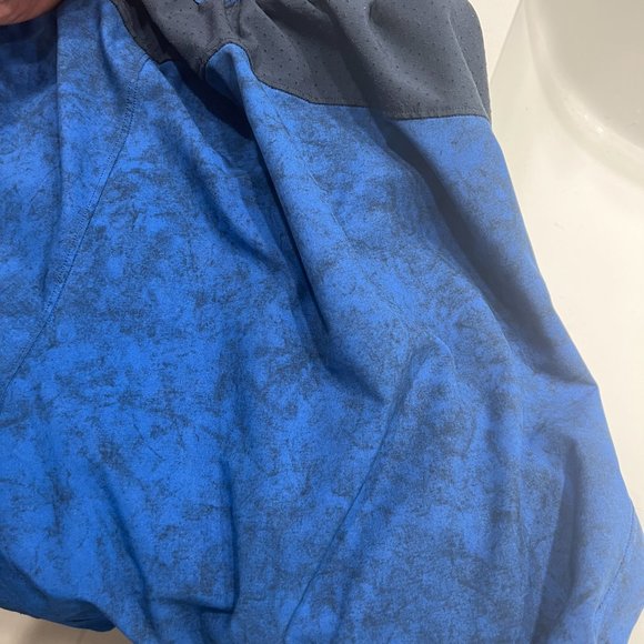 lululemon men's Surge shorts 7" - size Large - Picture 3 of 4